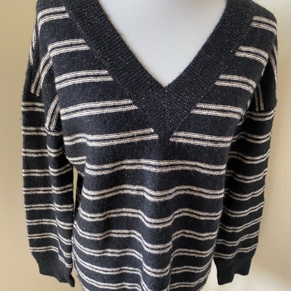 N.philanthropy Women’s Dune Striped Sweater Black Size Small Oversized V Neck - Picture 6 of 10